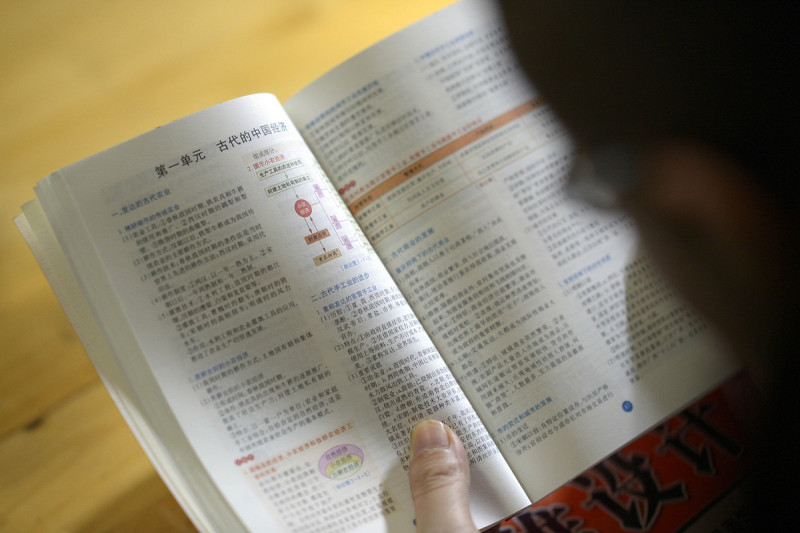 学写文章看什么书:如何选择适合自己的读物? 学写文章看什么书:如何选择适合自己的读物?